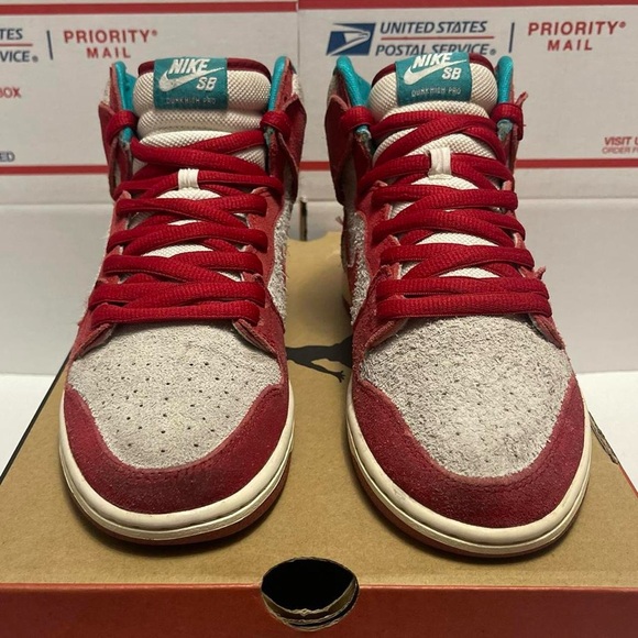Nike Dunk High Pro SB “Dr. Seuss - Thing One Thing 2” 2014 - Picture 3 of 7